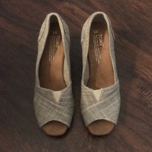 TOM Wedges